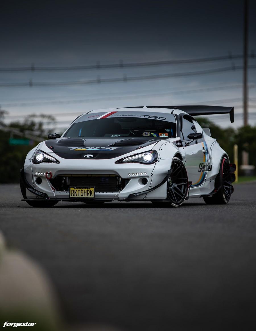  Toyota GT 86 Rocket Bunny 2018 года  (фото 4 из 23)